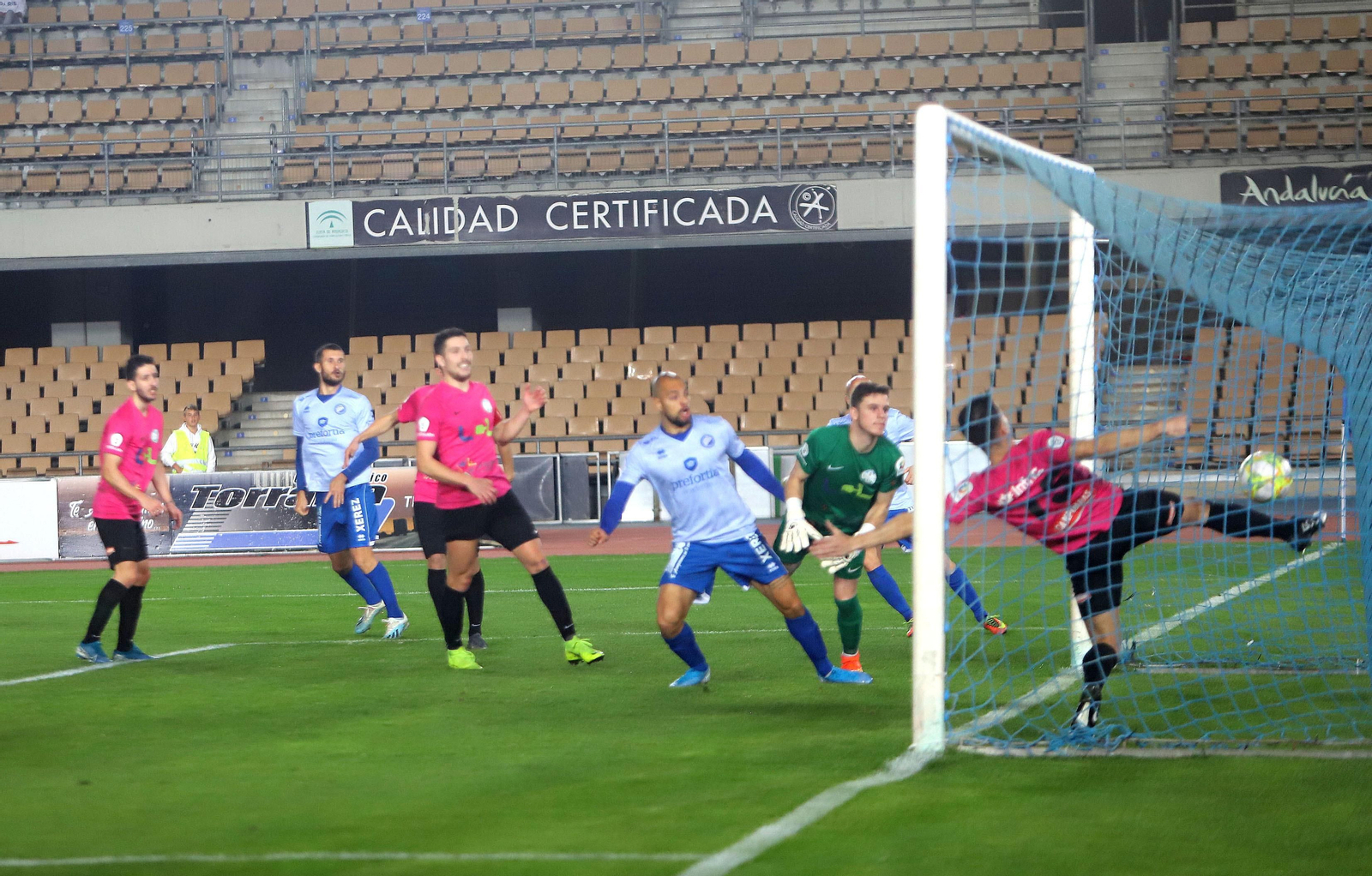 El triunfo del Xerez DFC sobre el Ciudad puedes ser determinante en la tabla.