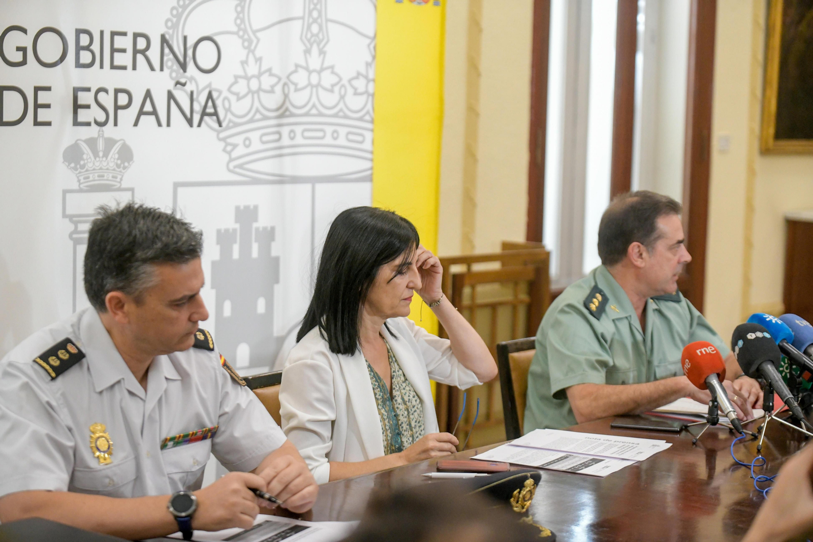 La subdelegada del Gobierno, Inmaculada López Calahorro, el coronel jefe de la Comandancia de la Guardia Civil, Francisco García, y el comisario jefe de la Brigada Provincial de Seguridad Ciudadana, Jose Luis Delgado