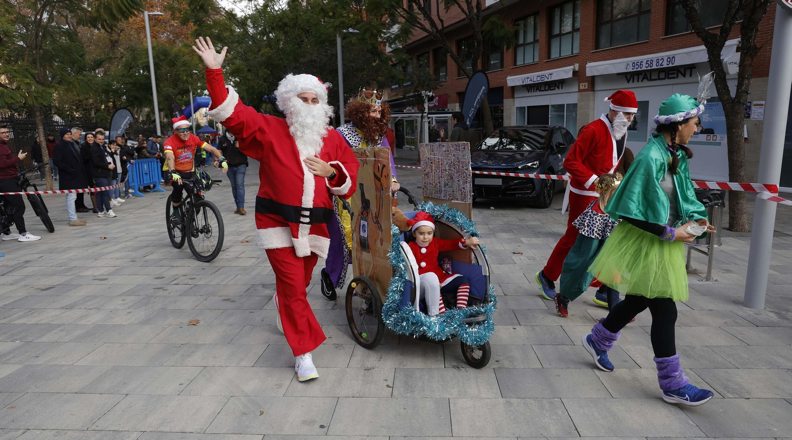 Búscate en la XI Carrera Solidaria de Navidad de Algeciras