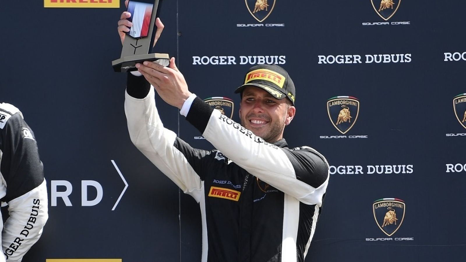 Manu Bejarano, en el podio en la anterior carrera en Paul Ricard.