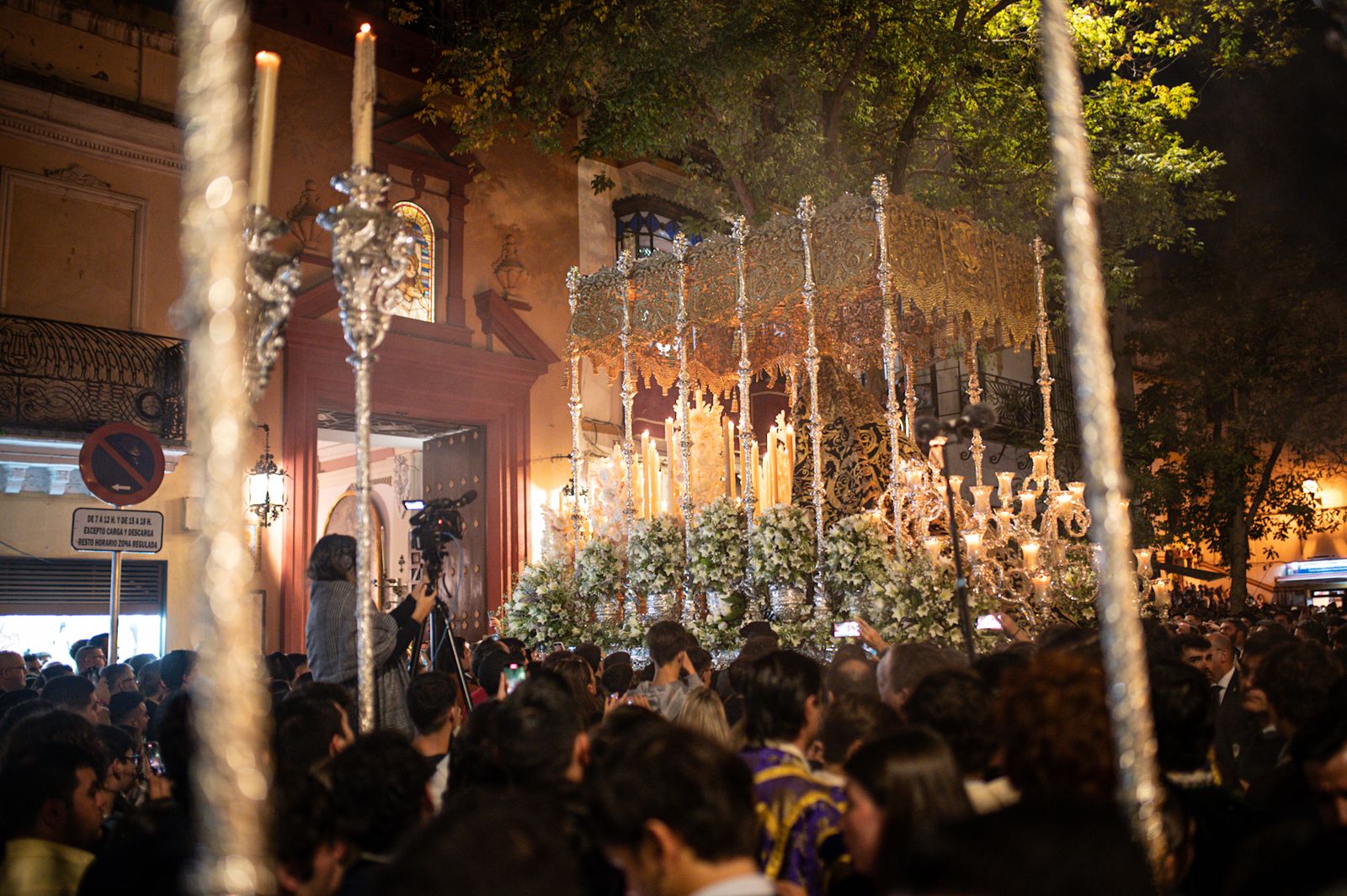 Las fotos de la Esperanza de Triana en el Baratillo
