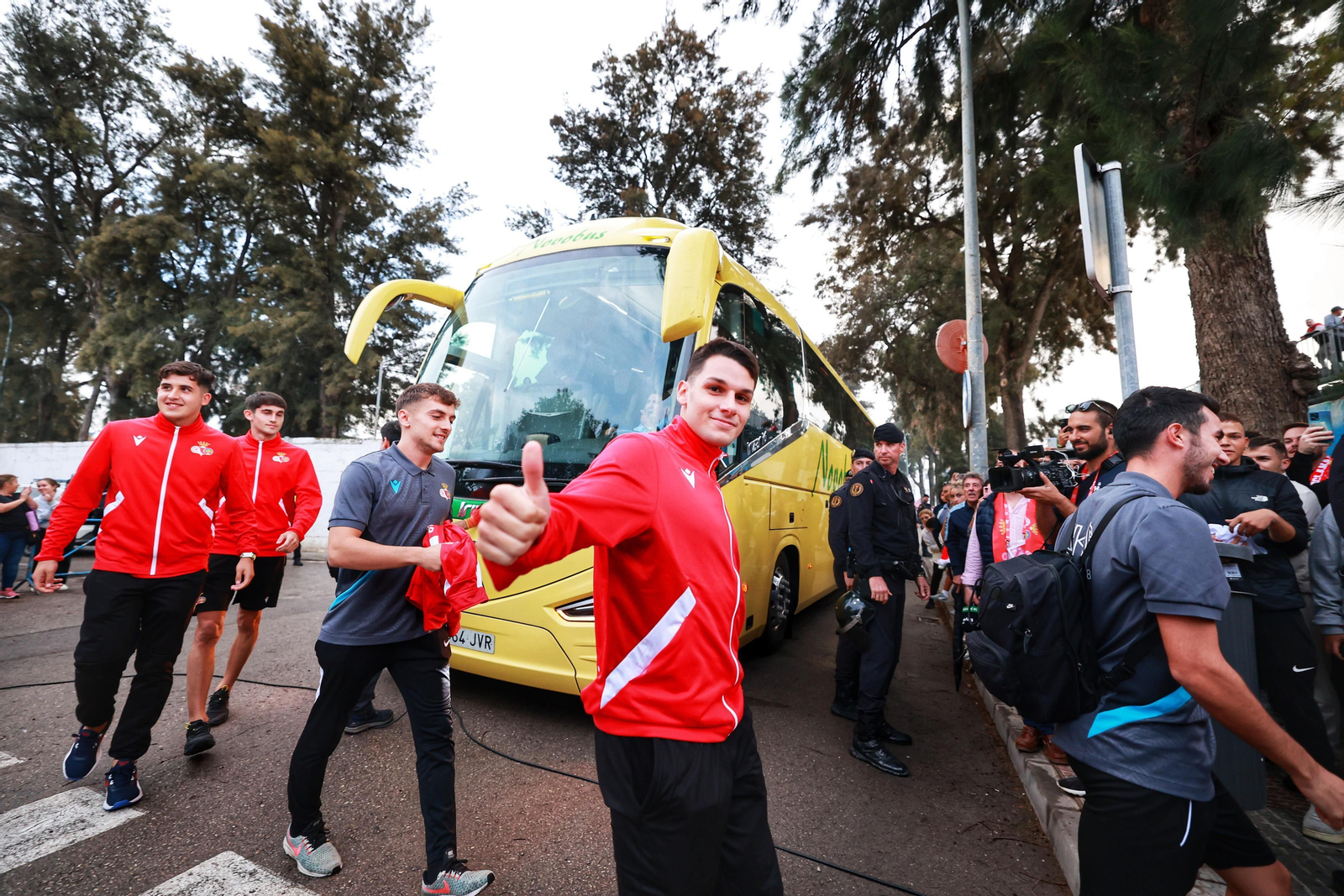 Imágenes: Ambientazo en el Municipal para el histórico Chiclana Cf- Villarreal