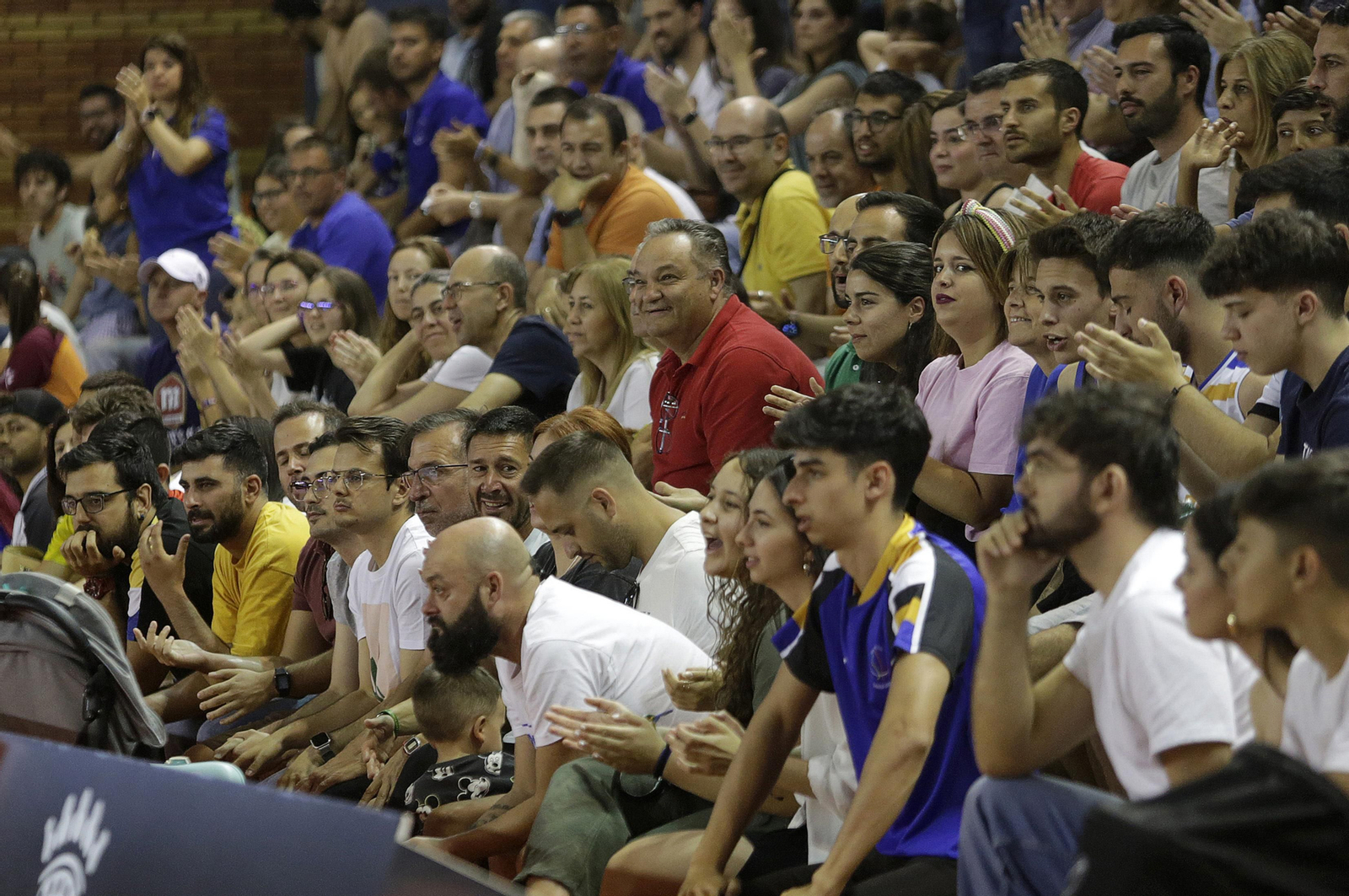Imágenes del UE Mataró-Huelva Comercio en el Andrés Estrada