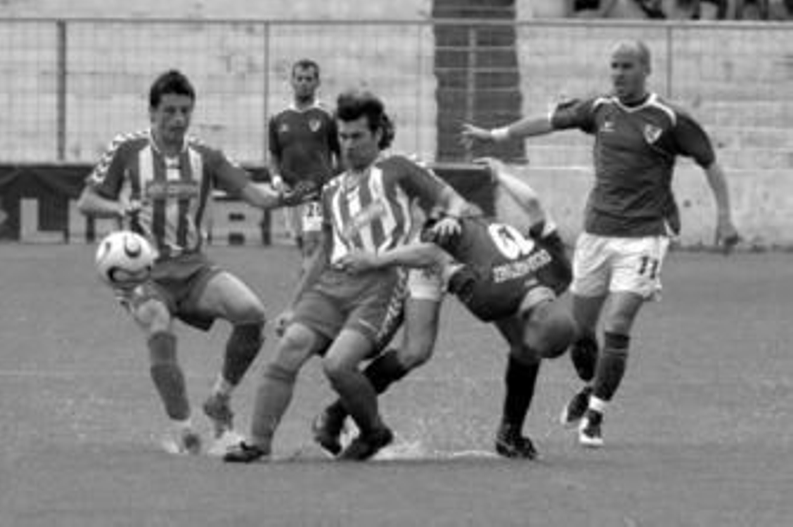 Manuel Ángel (en el centro), poco antes de lesionarse el sábado.