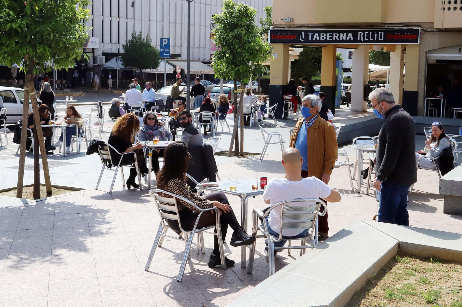 Una de las terrazas de los bares de la capital estos días. Una de las terrazas de los bares de la capital estos días.