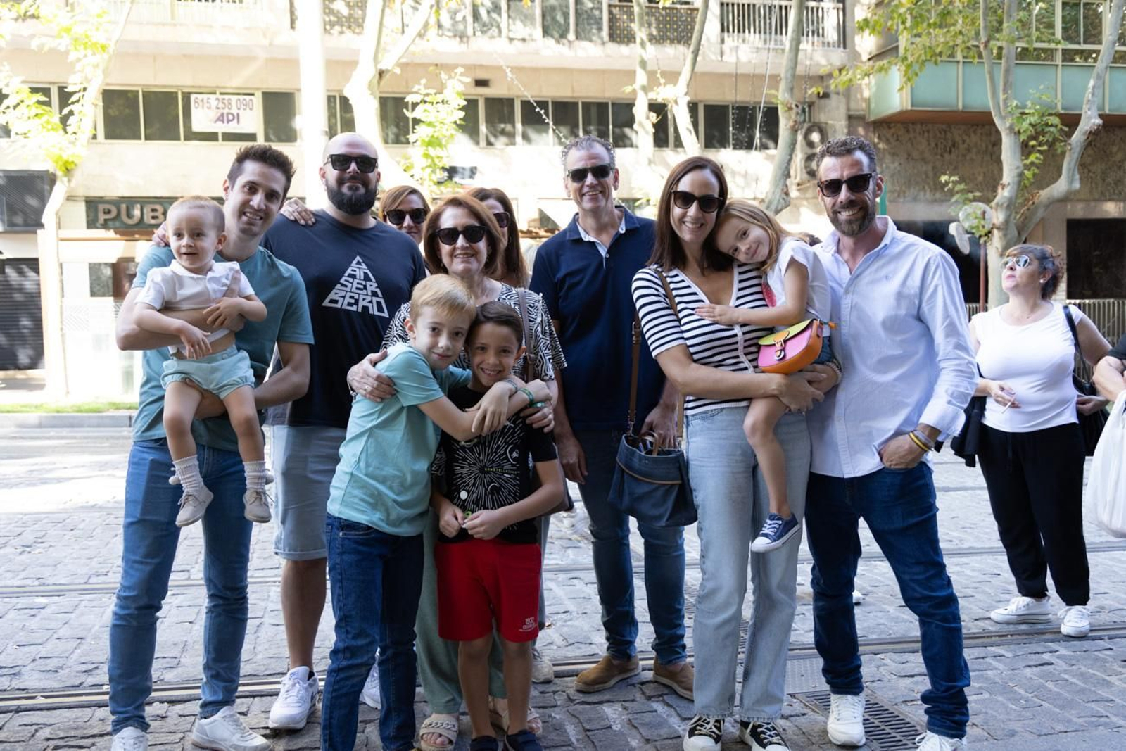 Un Jaén repleto de fieles acompañan los traslados de las veinte imágenes de la Magna (I)