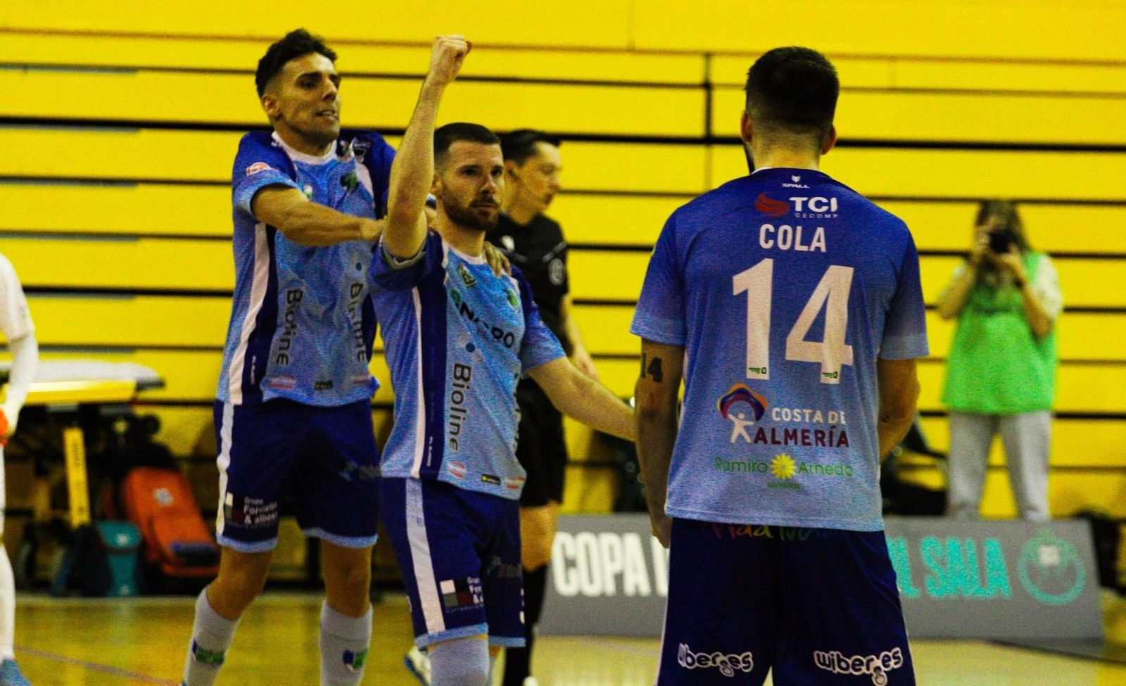 El conjunto celeste celebra uno de sus goles