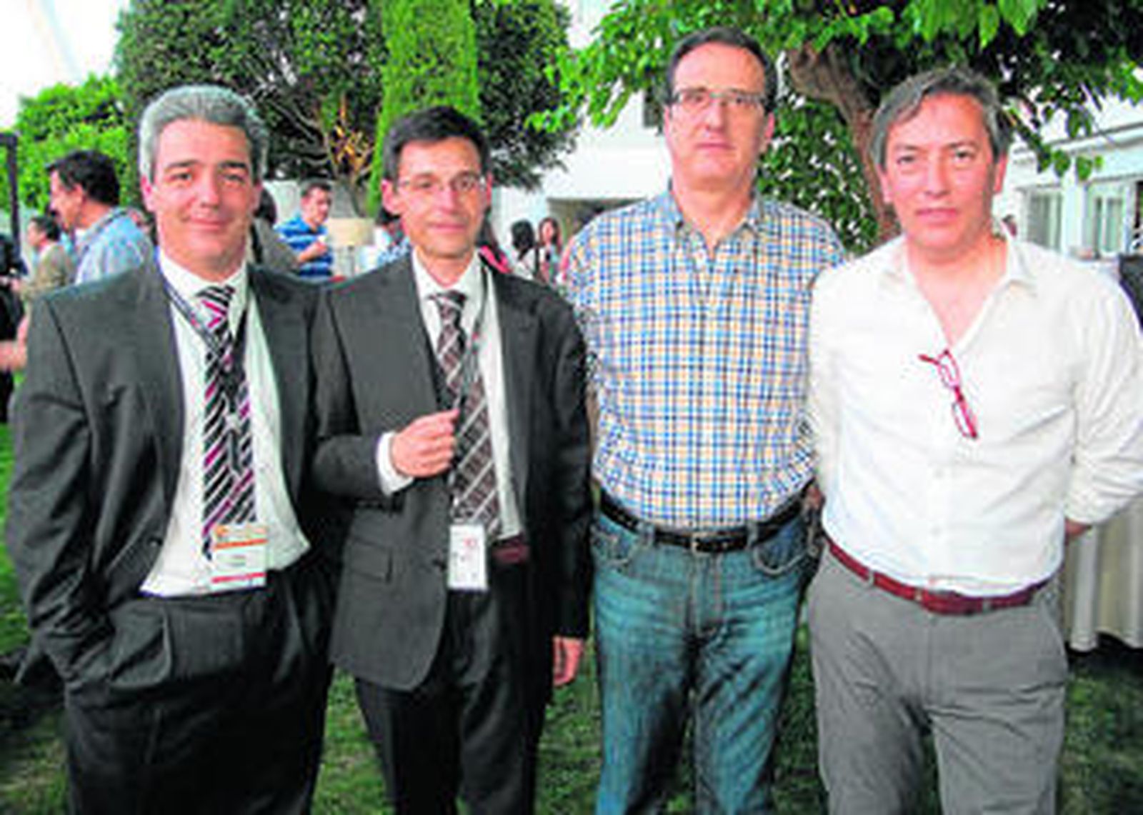 Eloy Espín, jefe clínico de la Unidad de Cirugía de Colon y Recto (Hospital Valle Hebrón, Barcelona); Fernando de la Portilla, jefe de sección de Coloproctología en el Hospital Virgen del Rocío, y Antonio Codina y Sebastiano Biondo, presidente y vicepresidente, respectivamente, de la Asociación Española de Coloproctología.