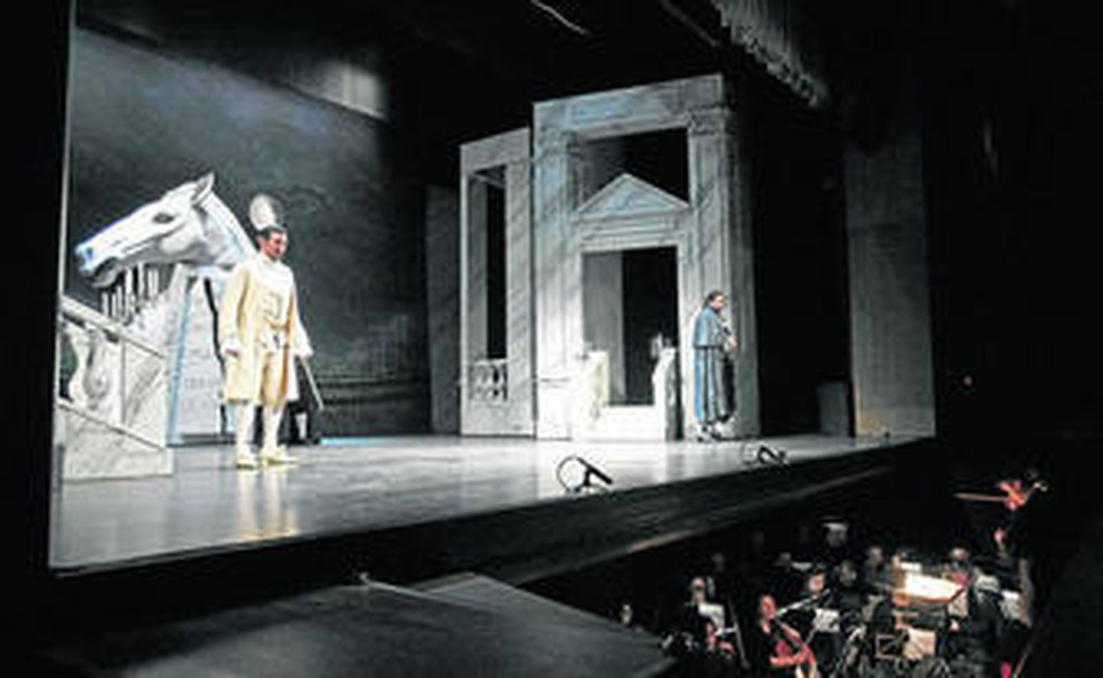 Imagen de la representación de la ópera en el teatro Florida, ayer.