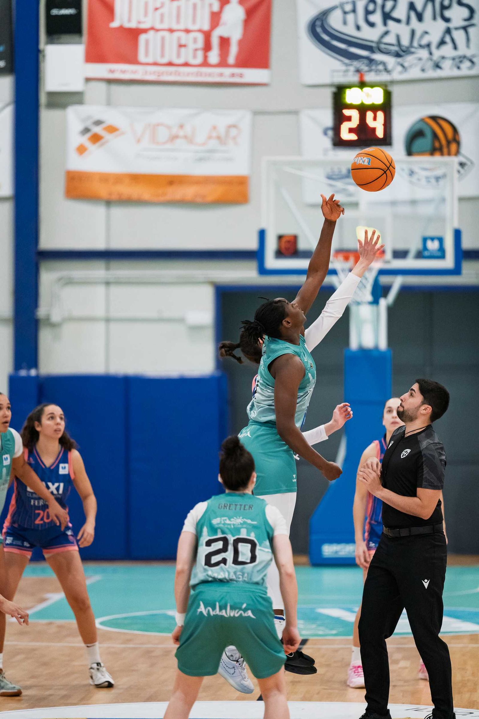 CAB Estepona-Baxi Ferrol: Partido redondo para hacer vibrar al Pineda