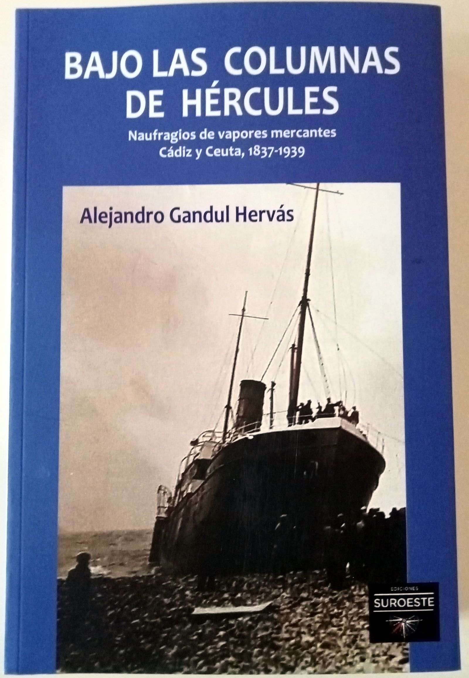 Portada de 'Bajo las columnas de Hércules'.