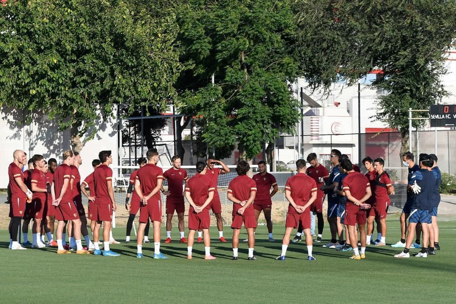 Julen Lopetegui, durante la primera charla al equipo esta pretemporada.