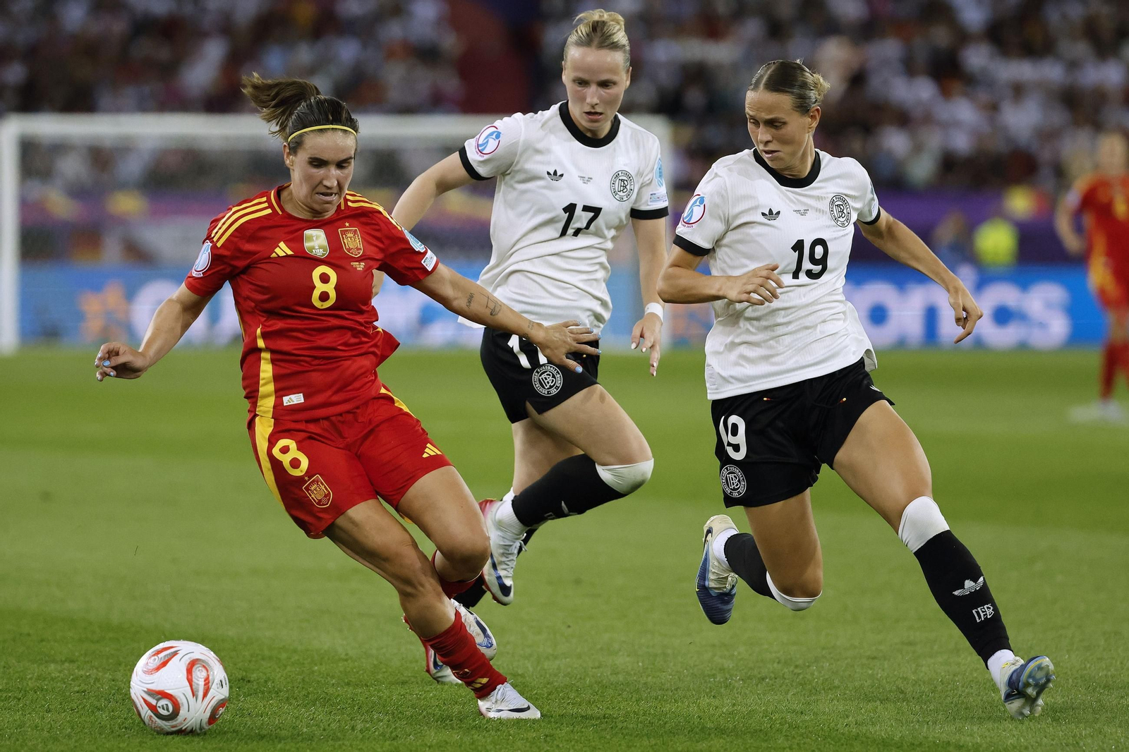 Las mejores imágenes de la semifinal Alemania-España de la Eurocopa femenina