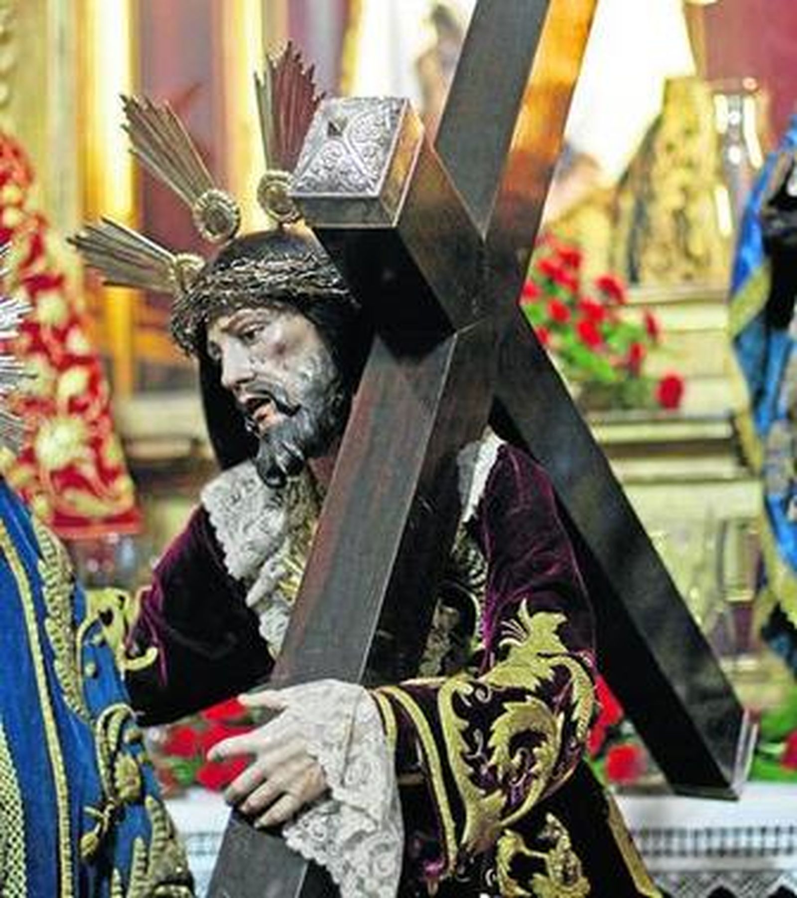 El Señor de Afligidos, en los cultos de la cofradía con la cruz plana.