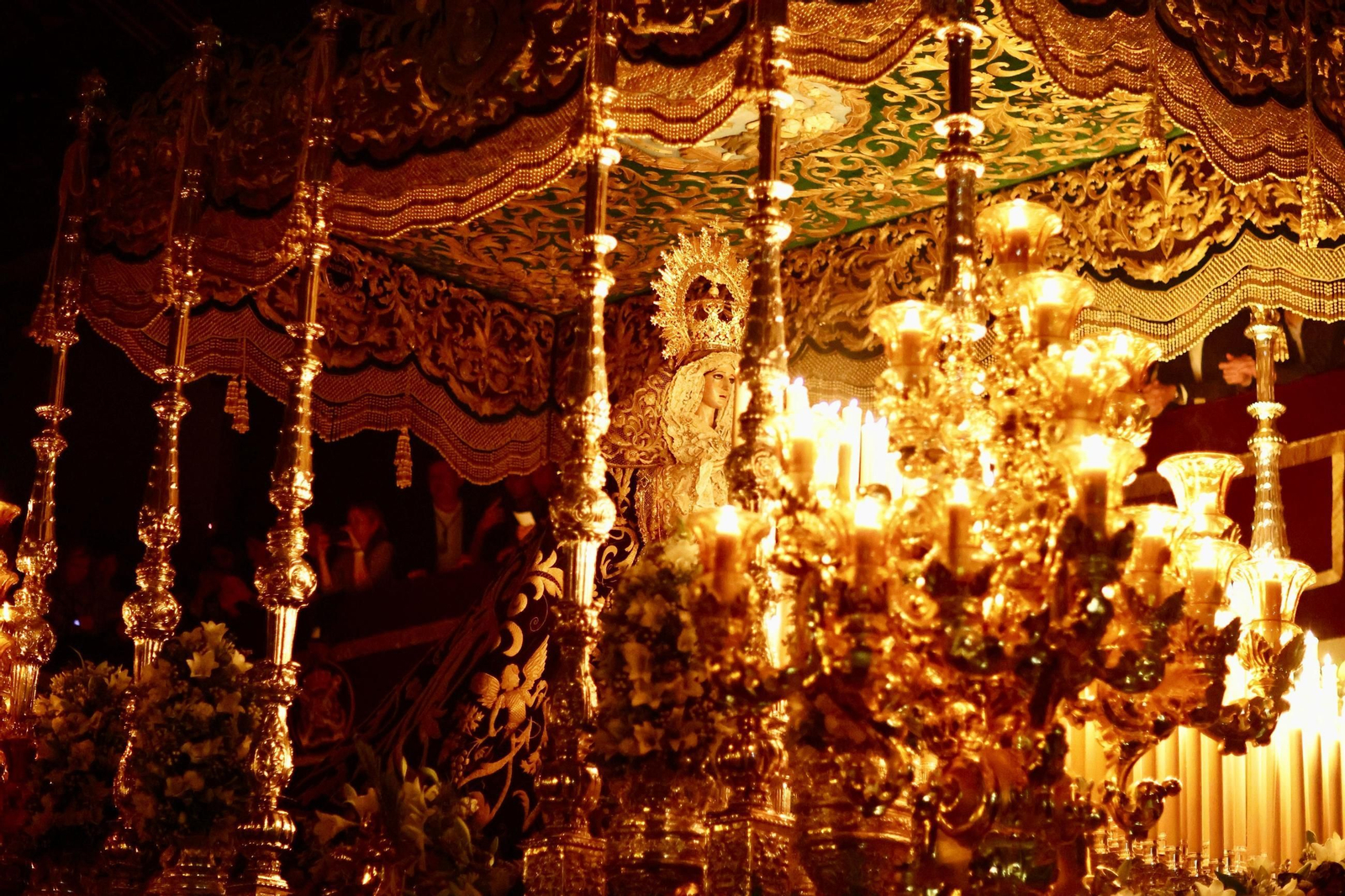 Esperanza en el Jueves Santo de Málaga, en imágenes