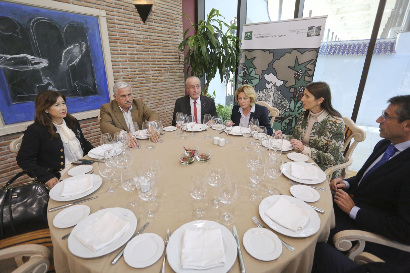 Fotos de alumnos en el restaurante de La Cónsula