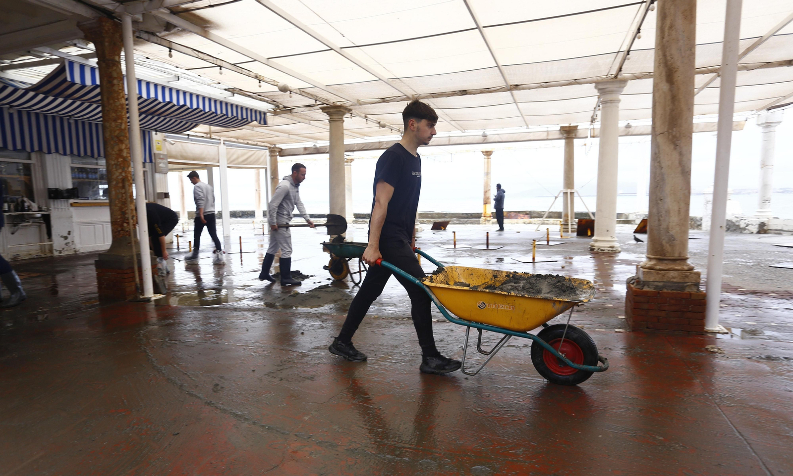 Las fotos de los efectos del temporal en las playas y paseos marítimos de Málaga