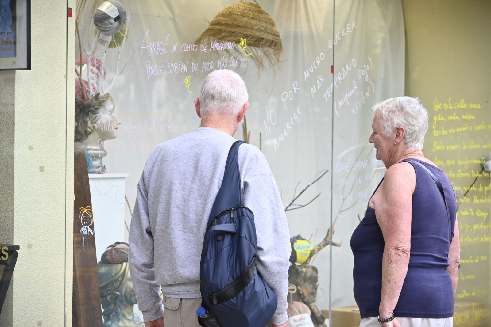 Imágenes de ambiente del viernes 8 de nobiembre en Huelva