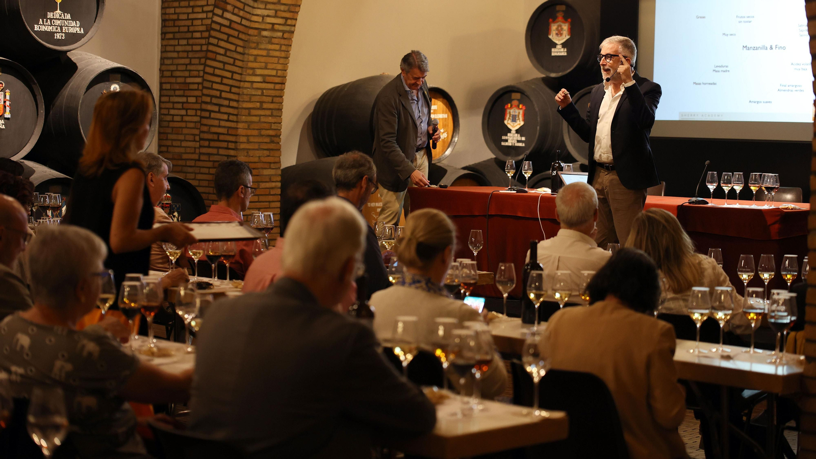 Cata taller de vinos de Jerez en el Consejo Regulador Cata taller de vinos de Jerez en el Consejo Regulador