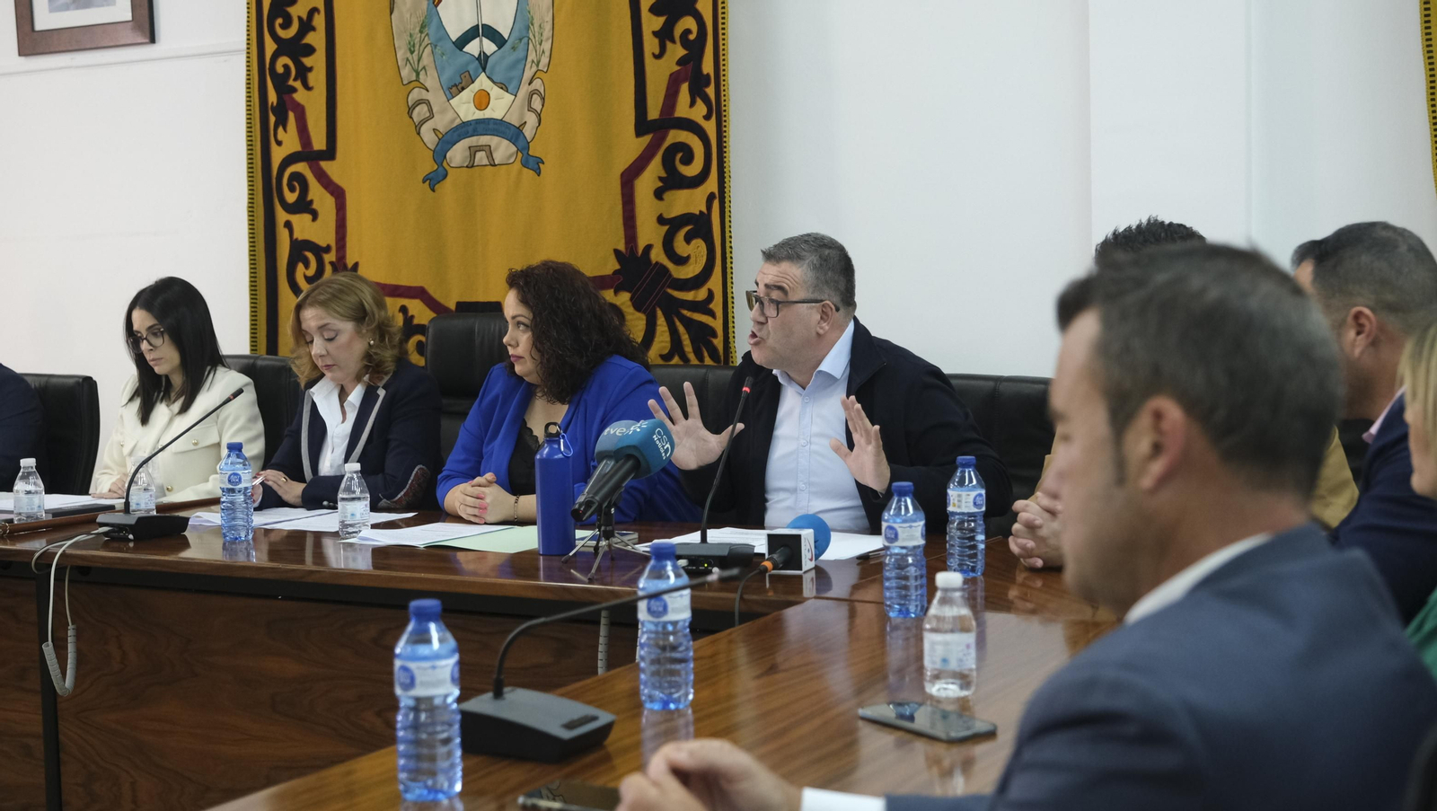 Las imágenes de la moción de censura en el Ayuntamiento de Carboneras