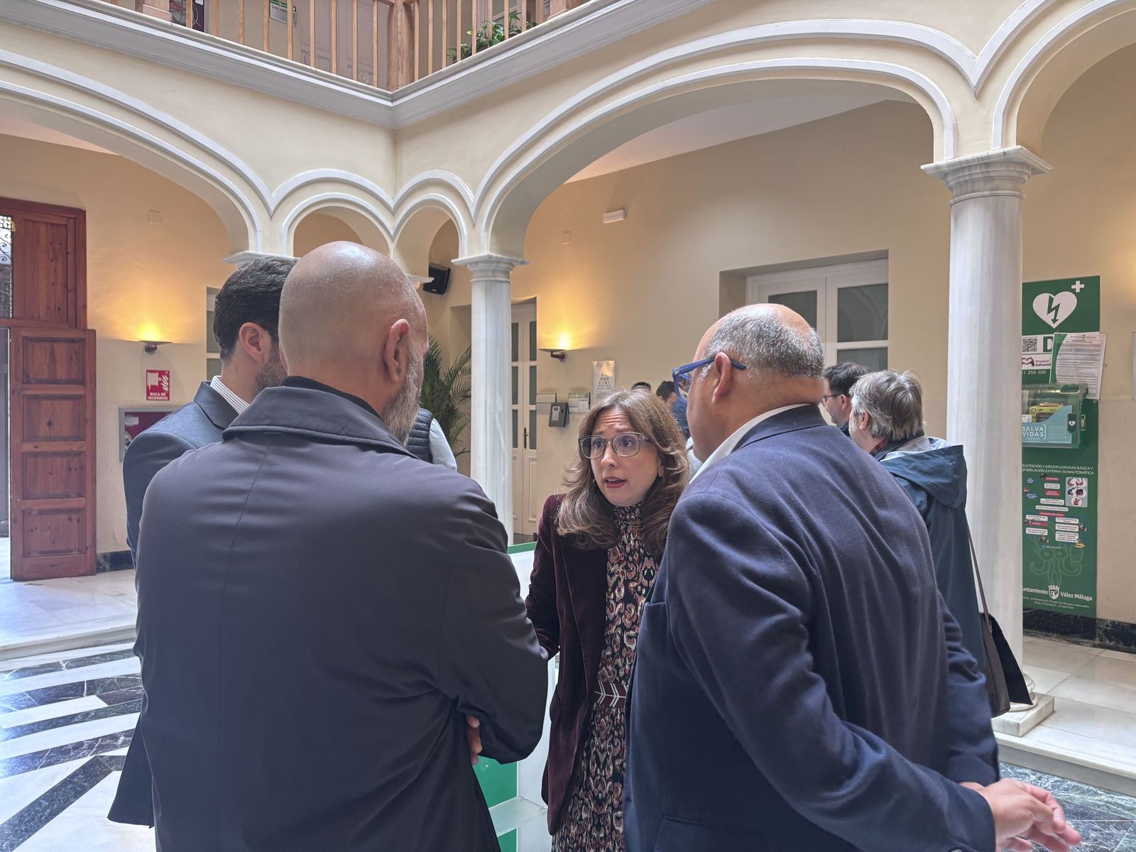 La Delegada de la Junta de Andalucía en Málaga, Patricia Navarro, junto al alcalde del municipio, Jesús Lupiáñez