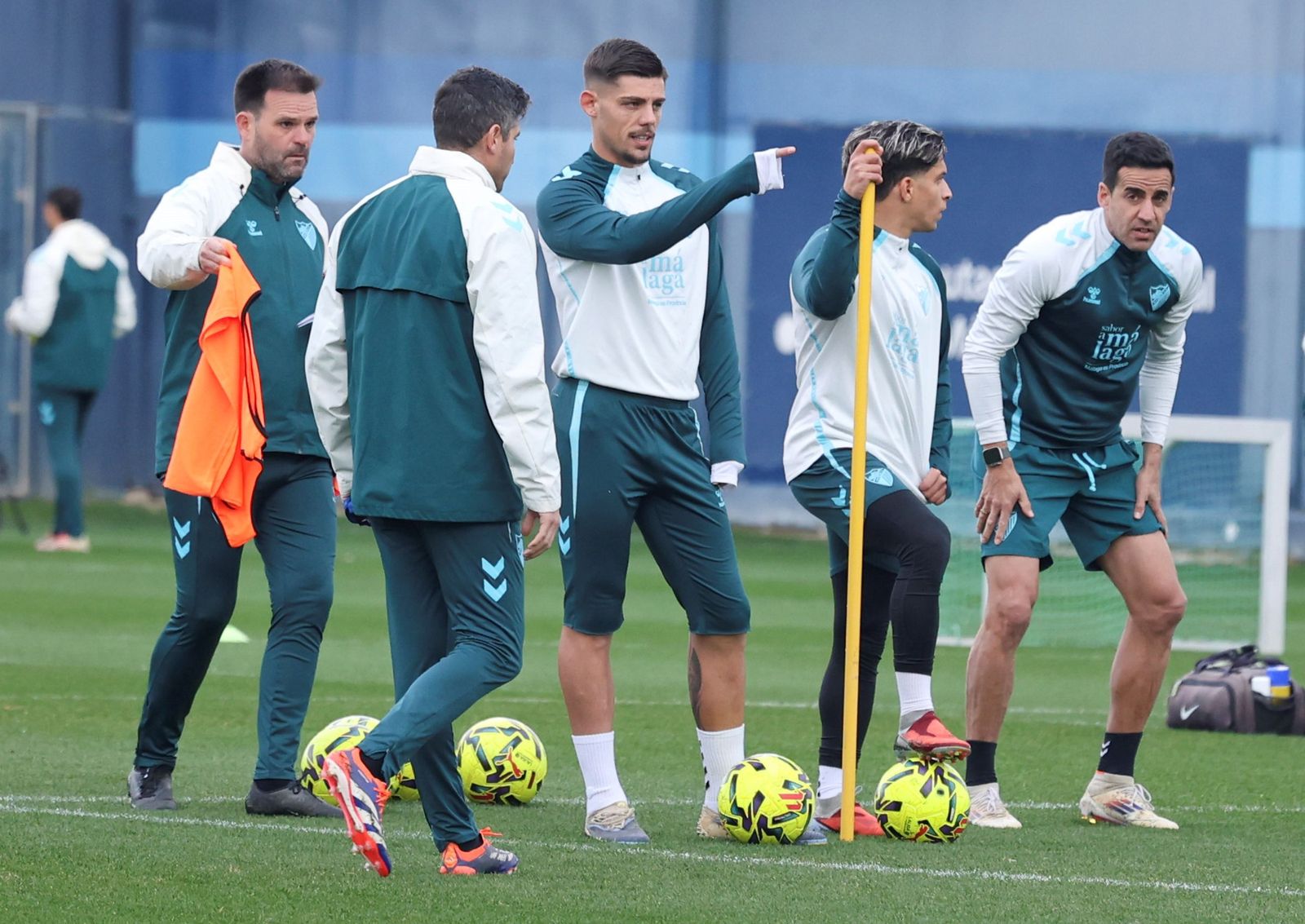 El Málaga CF vuelve al tajo sin Lobete en una semana eterna
