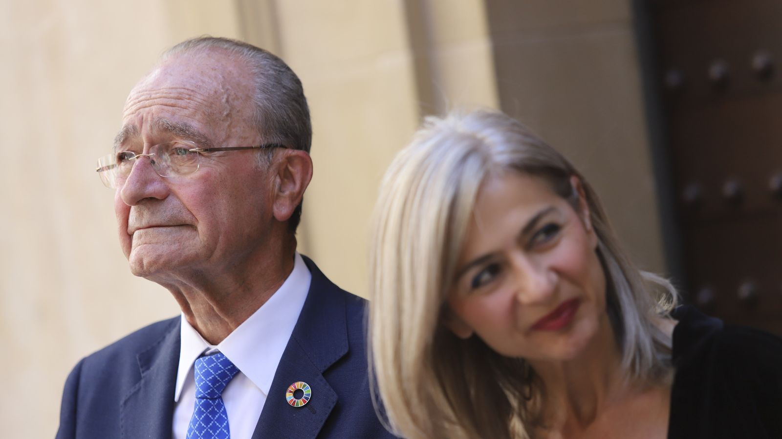 De la Torre, ayer, junto a la consejera de Cultura de la Junta de Andalucía.