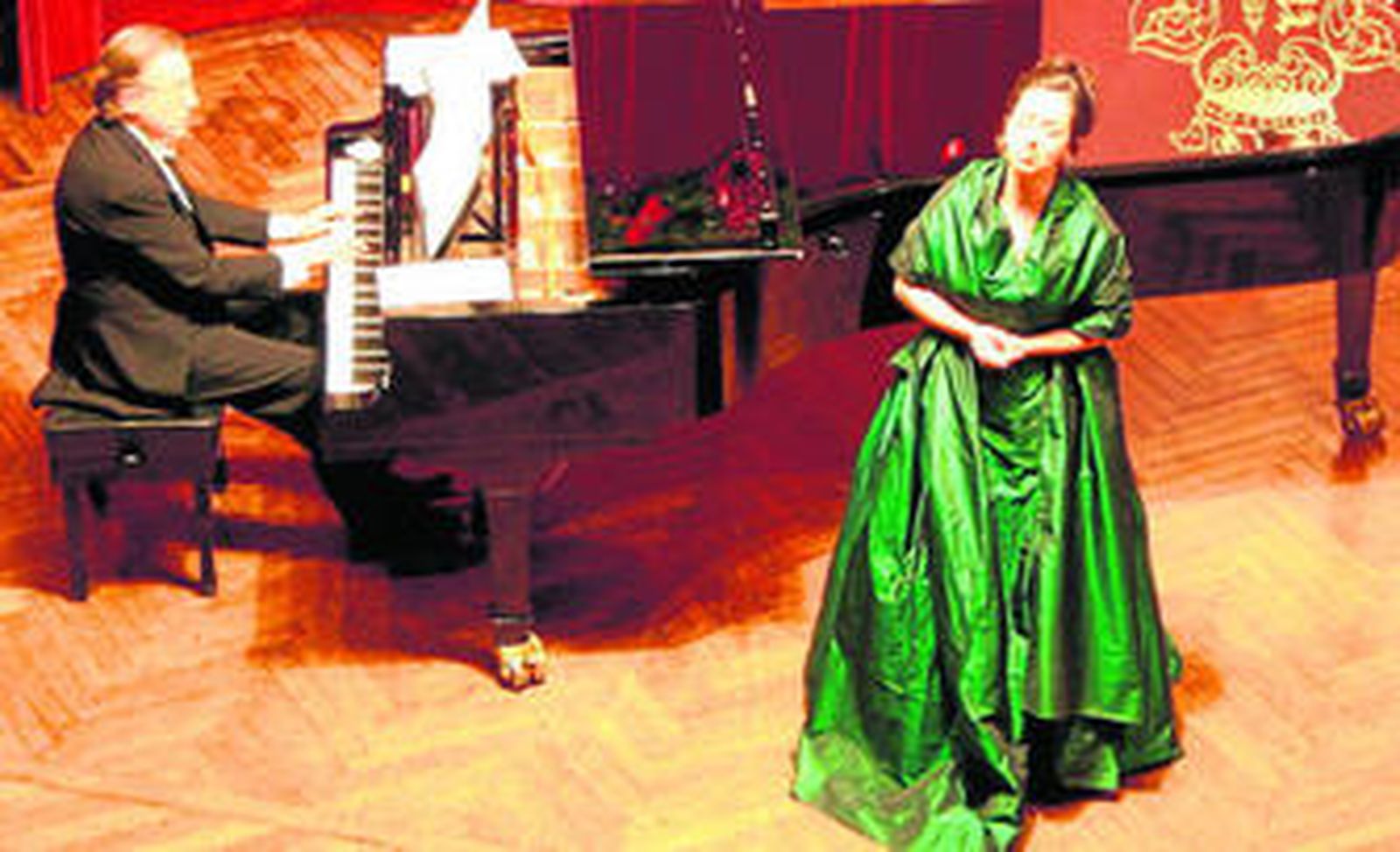 La soprano Cecilia Lavilla y Juan Antonio Álvarez, en un concierto conjunto.