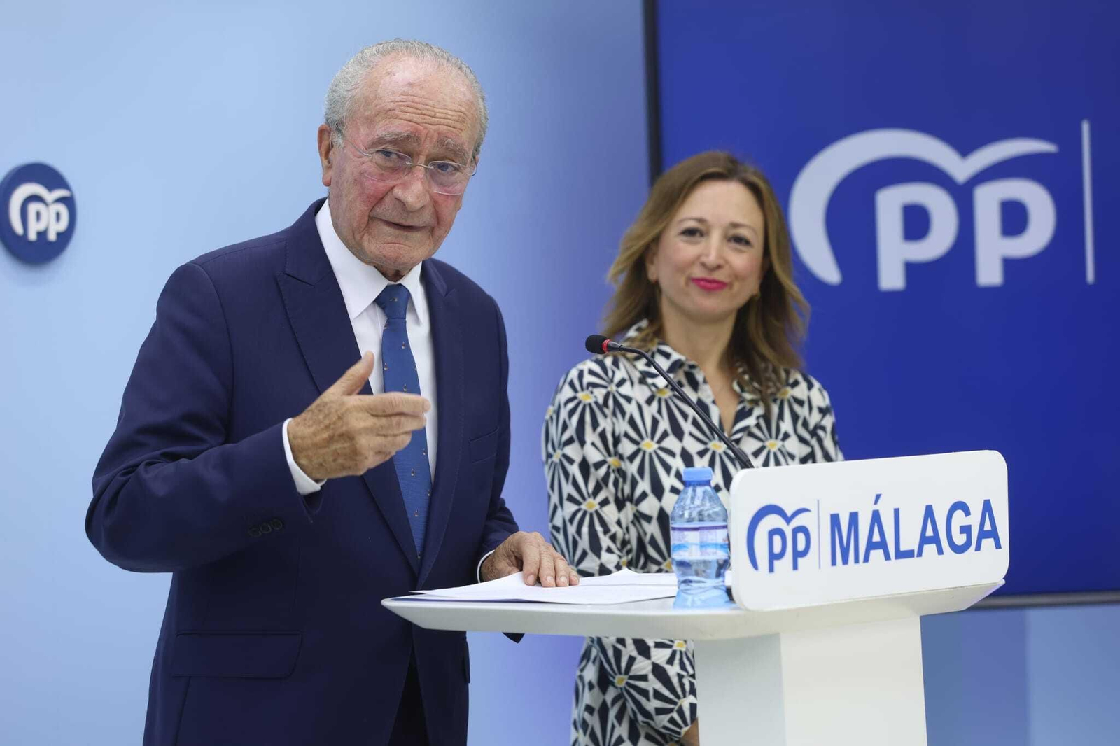 De la Torre y Navarro, en rueda de prensa este lunes.