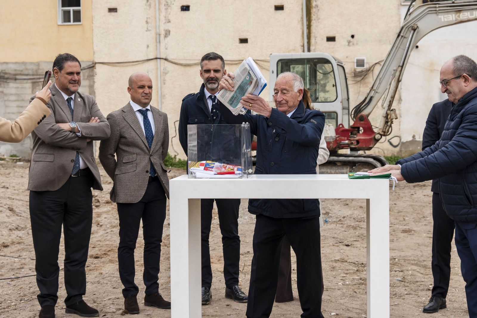 Las mejores imágenes de la colocación de la primera piedra del nuevo IES Las Marinas de Roquetas