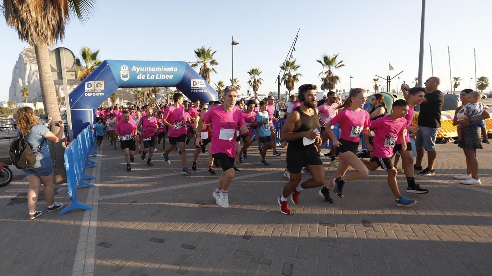 Fotos de la VI Carrera por la Mujer a beneficio de Apron