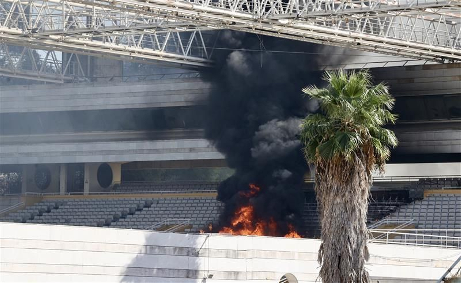 Arde el auditorio Rocío Jurado