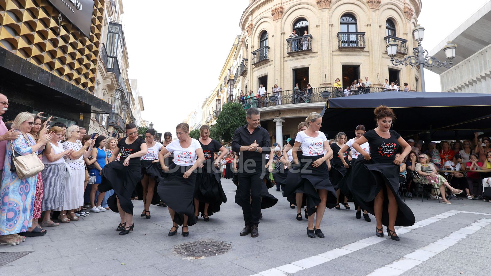 Flashmob de la academia de baile de Fani Muñoz en Jerez