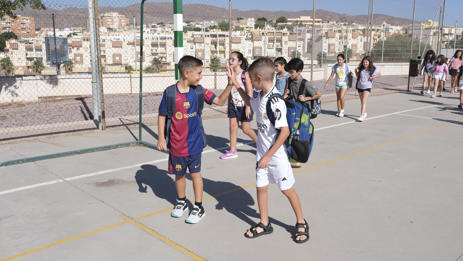El curso escolar empieza en el Colegio Ginés Morata de Almería, en imágenes