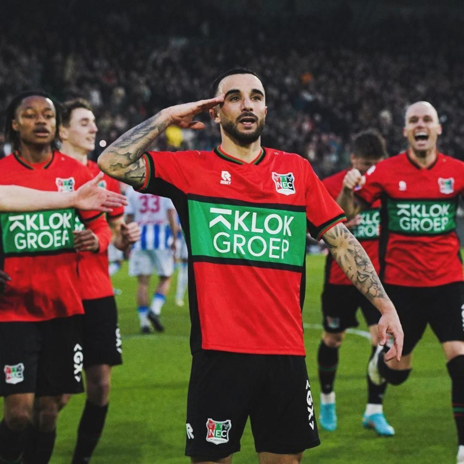 Rober celebra un gol con el NEC esta temporada