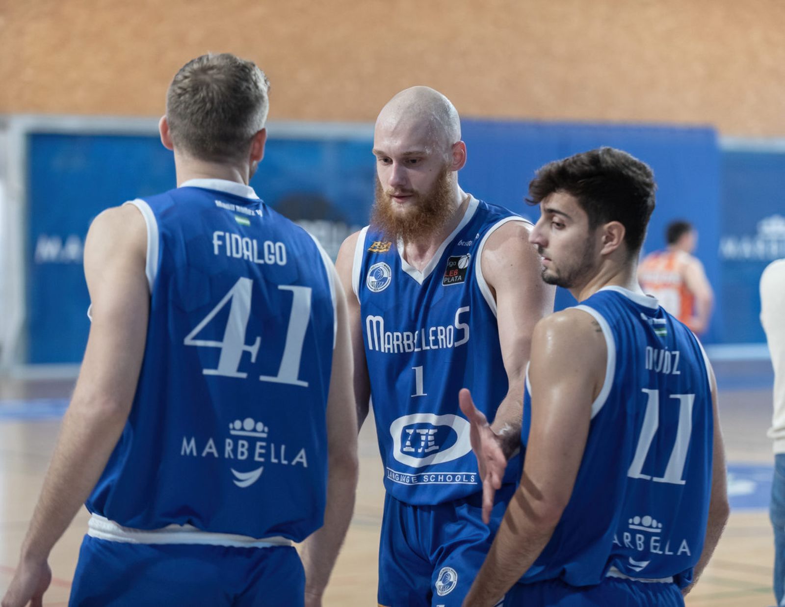 Pablo Ibáñez, Lazar Mutic y Lucas Muñoz, en un partido en el Carlos Cabezas.