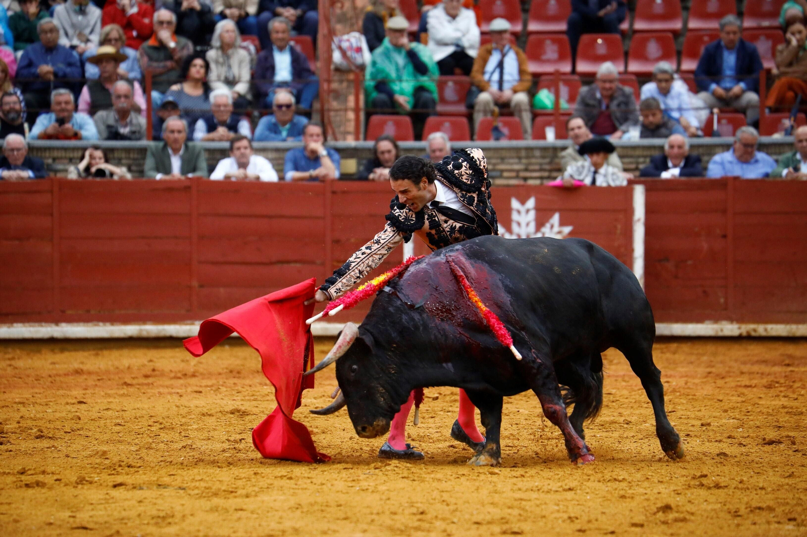 La última corrida de la Feria Taurina de Córdoba, en imágenes