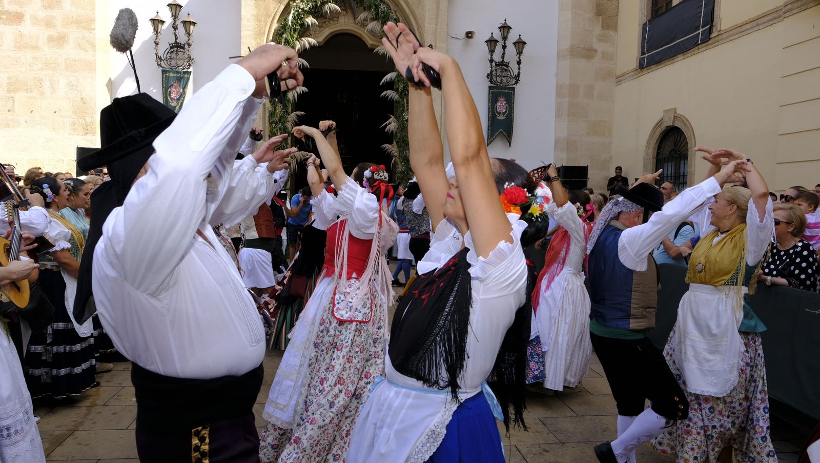 La ofrenda a la Virgen del Mar en imágenes