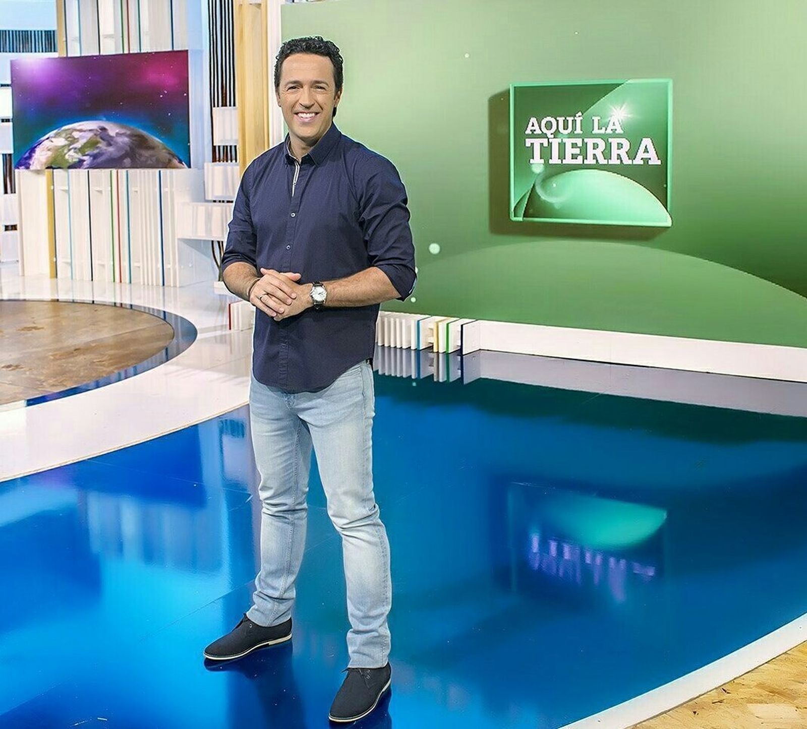 Jacob Petrus, en el plató de su espacio diario 'Aquí la Tierra'.