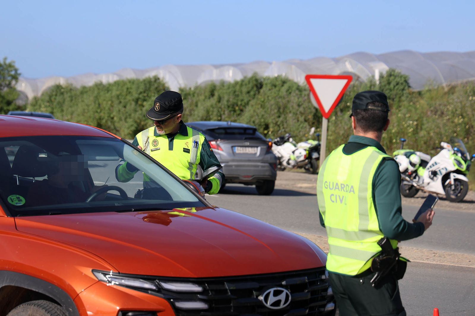 Imágenes de la Campaña de Control y Vigilancia diseñada por la DGT en Huelva