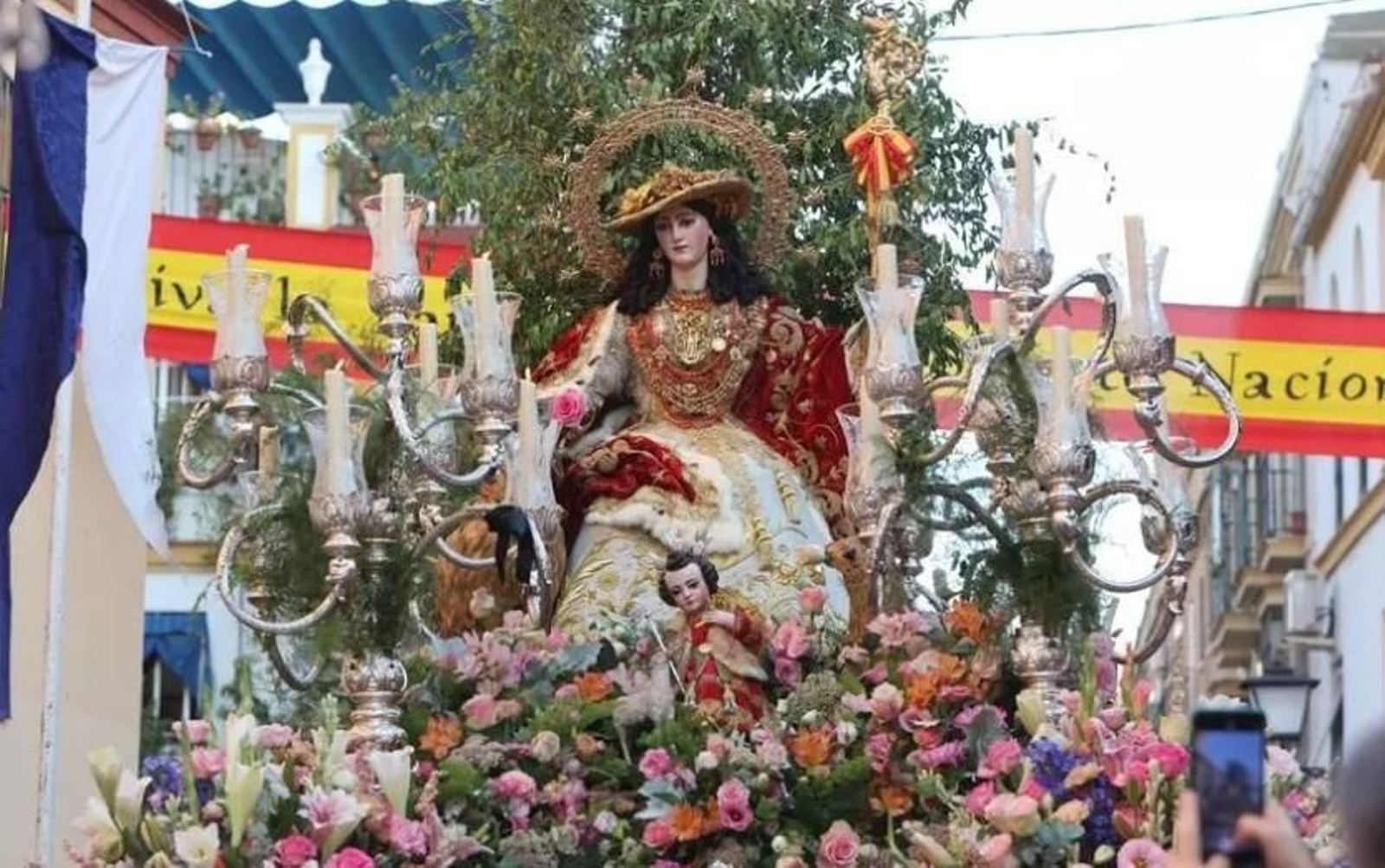 El sábado procesiona la Pastora de Triana