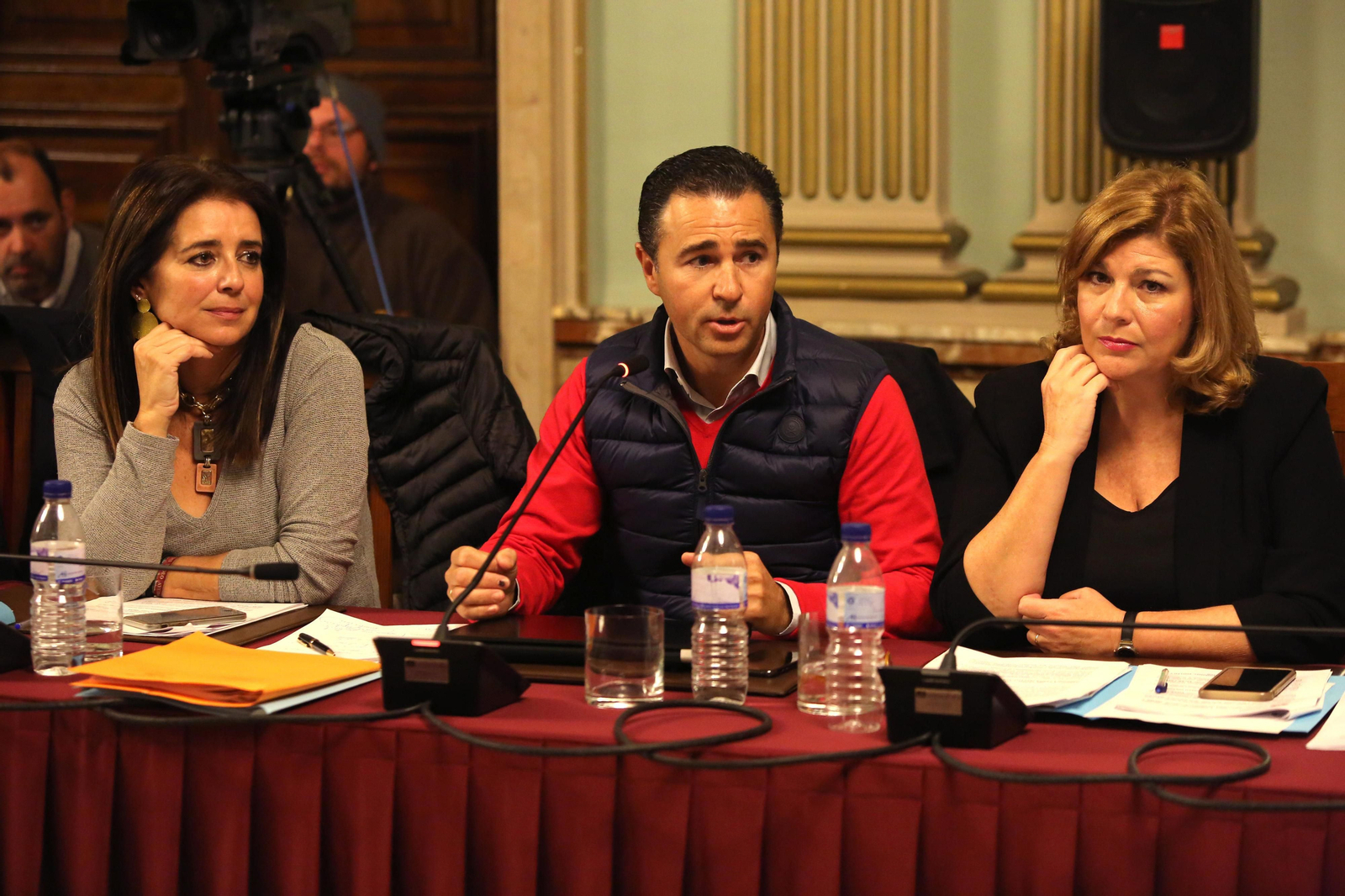 Berta Centeno, a la derecha, junto a Felipe Arias y Carmen Sacristán.