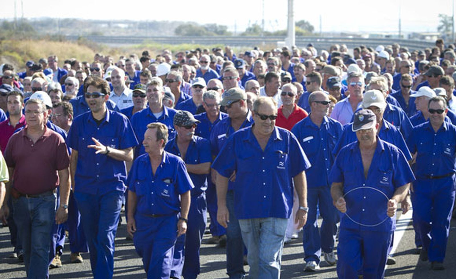 La plantilla de Navantia-Puerto Real se concentra ante la factoría