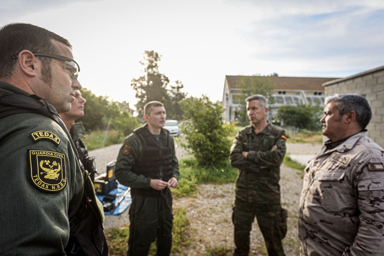 Fuerzas Armadas: Así se adiestran los equipos de desactivación de explosivos en Cádiz