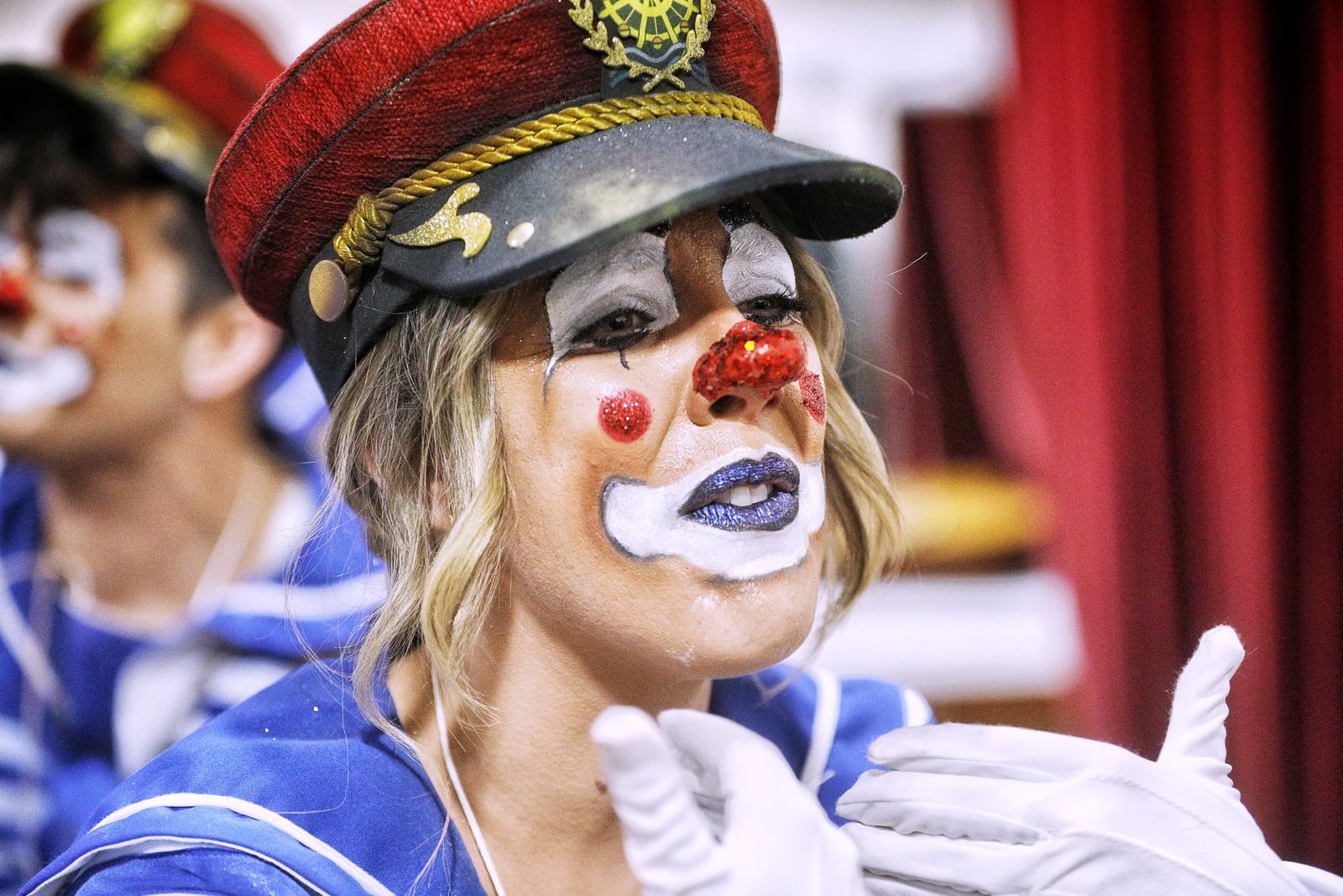 Comparsa Y seguimos cantando