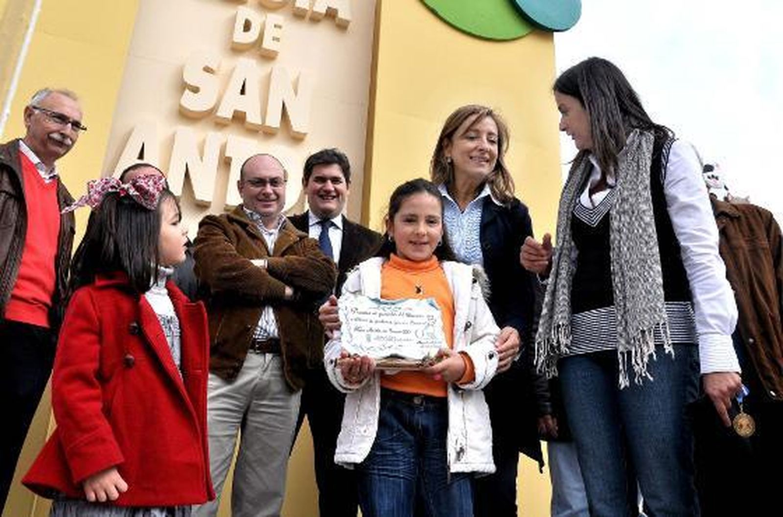 El parque González Hontoria acoge un año más la festividad de San Antón en el que los perros protagonizan la celebración pues de los 800 animales inscritos 600 eran canes.  Foto: Manu Garcia