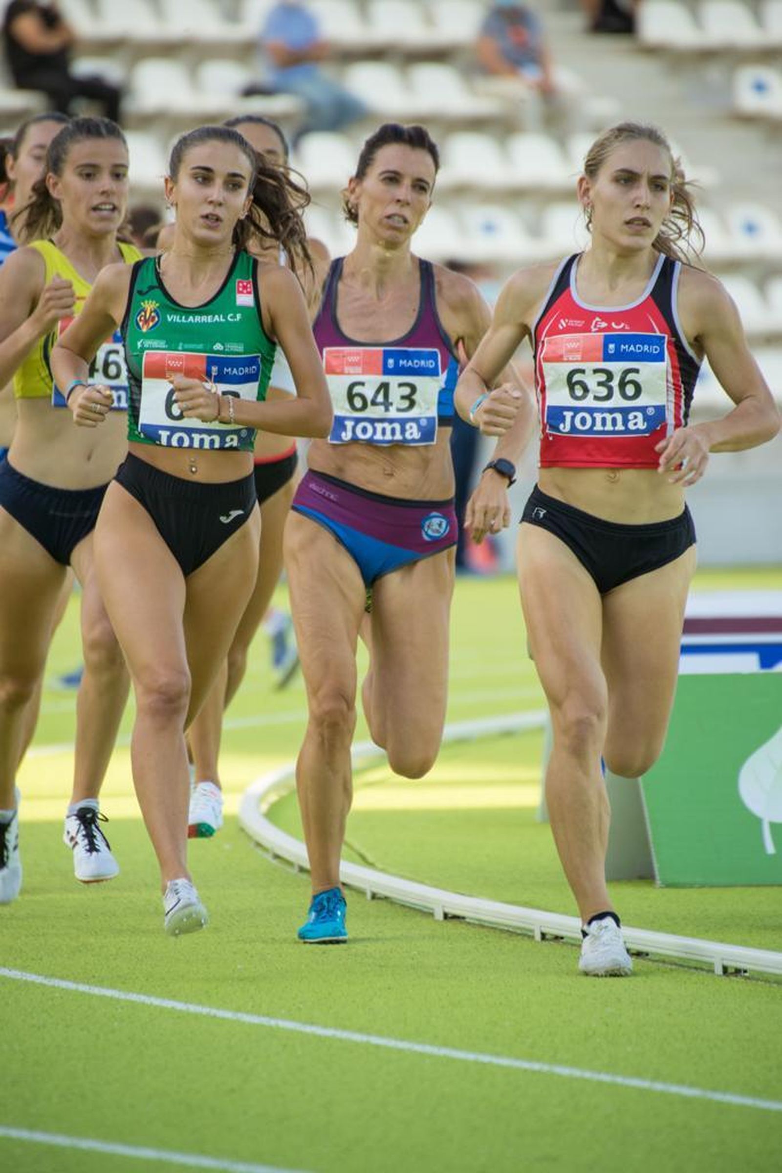 La almeriense, con el dorsal 643, en plena prueba de 800.