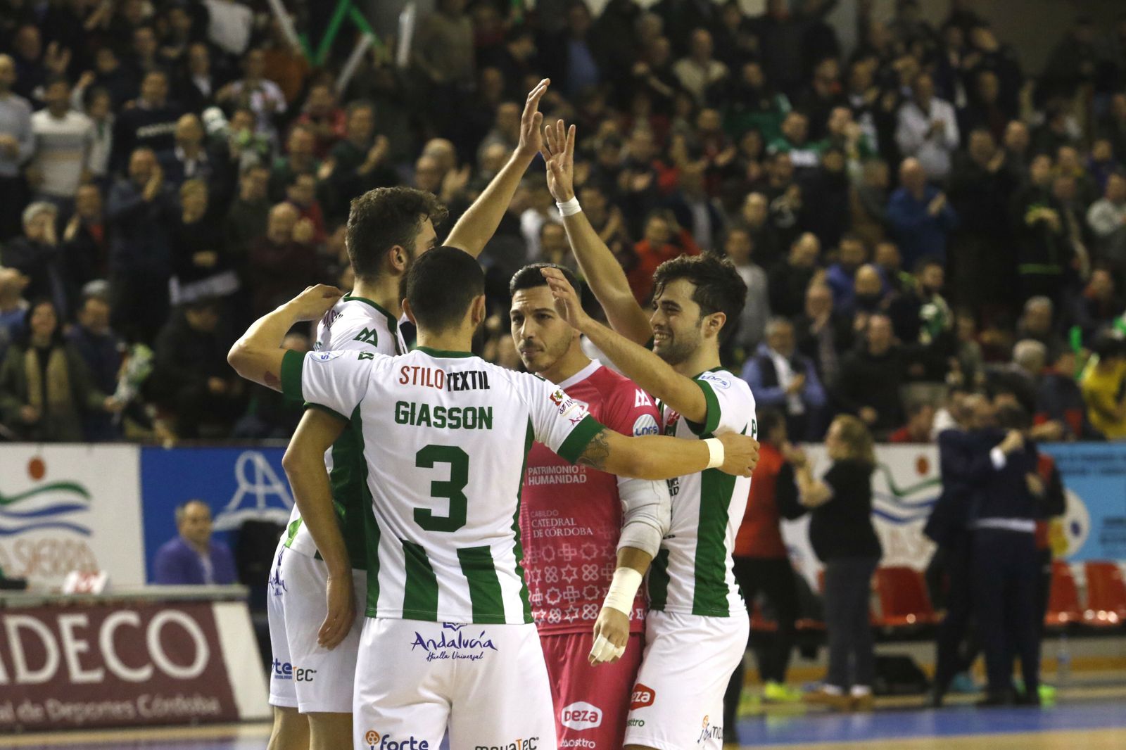 Fotografías de la victoria del Córdoba Patrimonio de la Humanidad ante el Burela