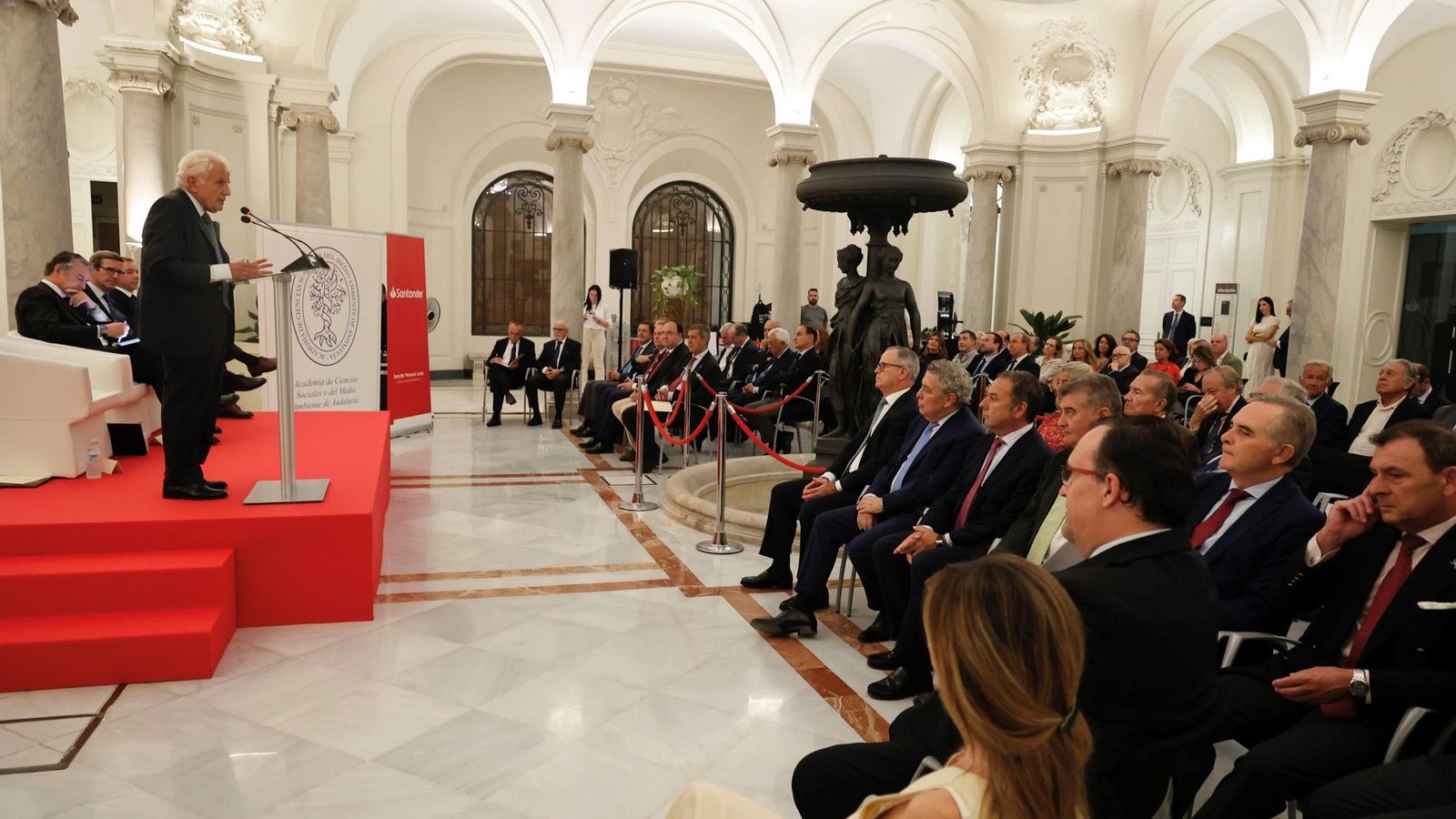 El presidente de la Academia de Ciencias Sociales, Antonio Pascual El presidente de la Academia de Ciencias Sociales, Antonio Pascual