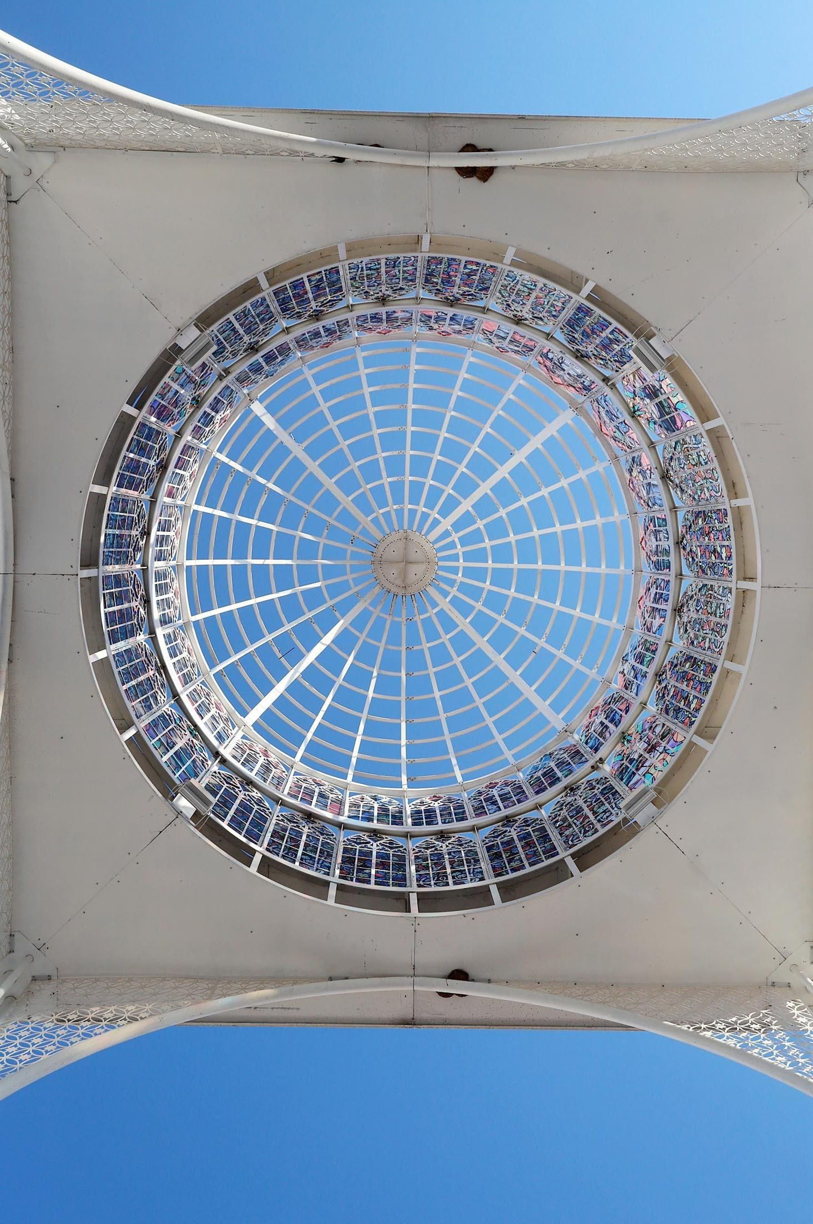 Imágenes de la Virgen del Rocío y sus nuevas andas